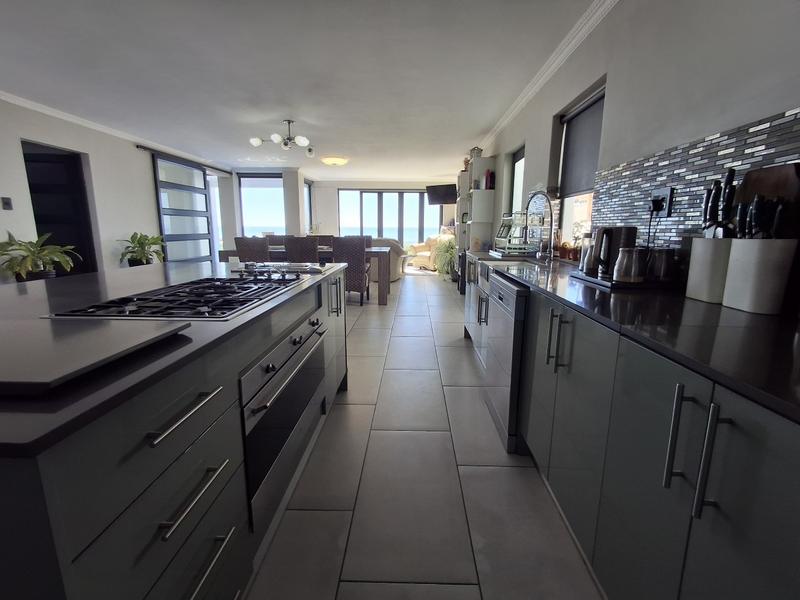 5 Bedroom Property for Sale in Sandy Point Western Cape